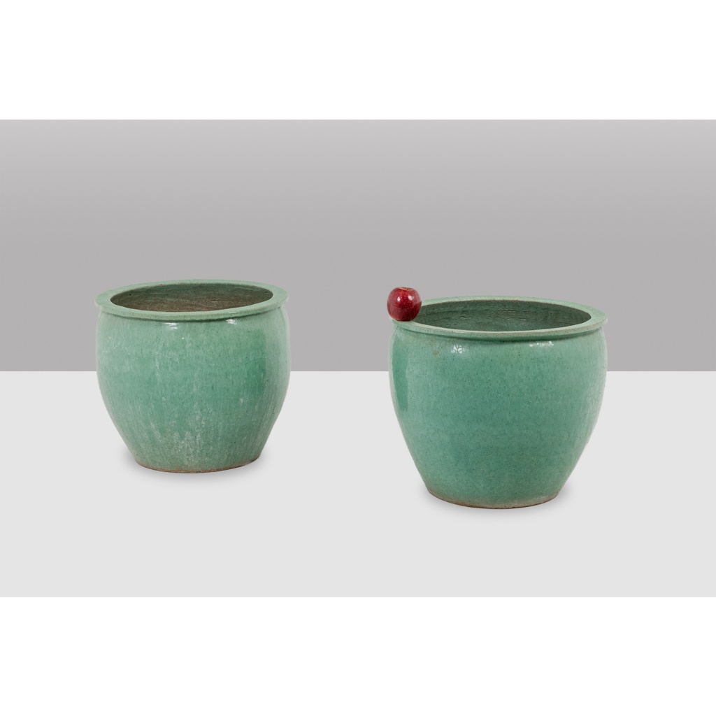 Paire de chevets ou bouts de canapé en laiton, verre et miroir. Années 70. LS6566387U 10