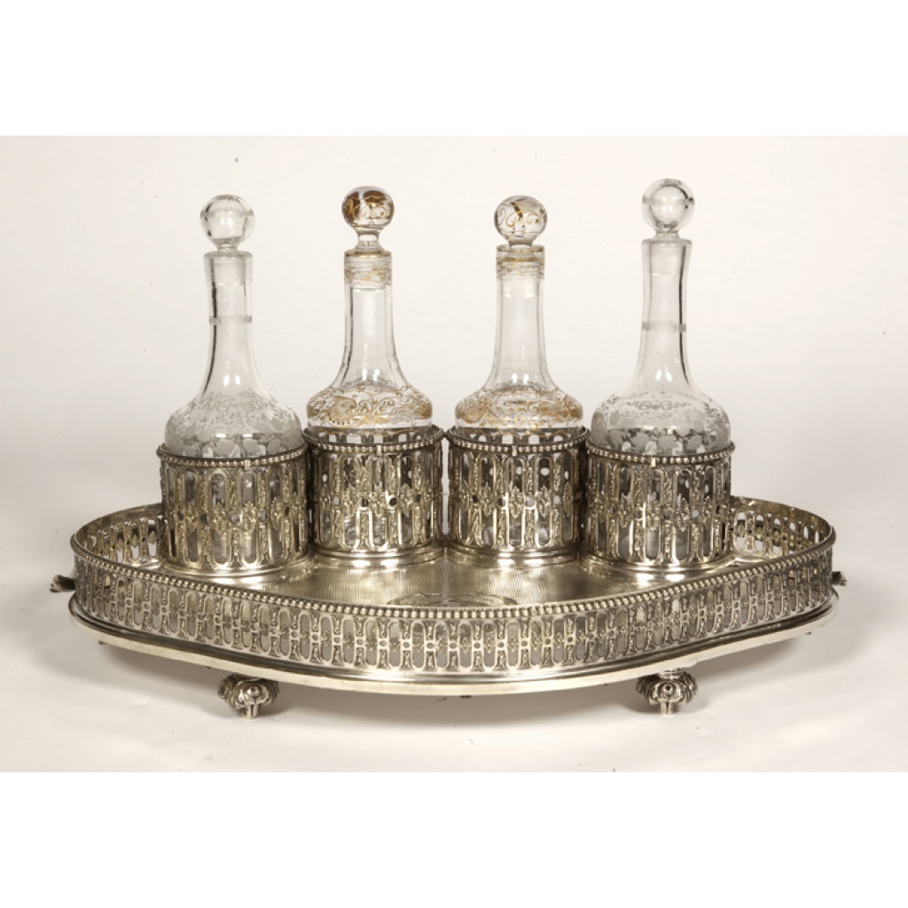 ODIOT – CABARET EN ARGENT MASSIF ET 4 FLACONS EN CRISTAL XIXe 4