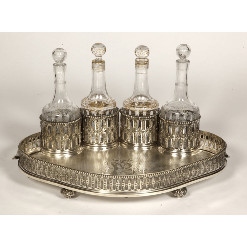 ODIOT – CABARET EN ARGENT MASSIF ET 4 FLACONS EN CRISTAL XIXe 3