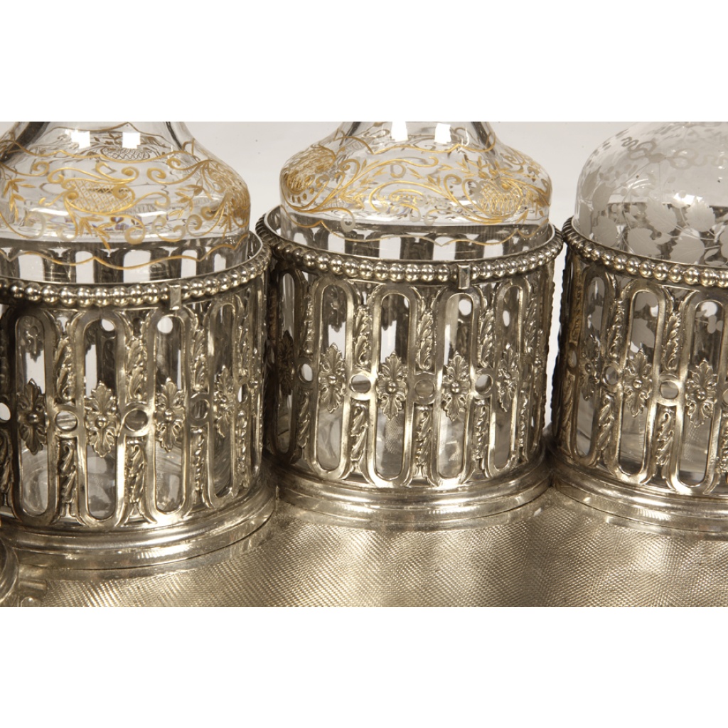 ODIOT – CABARET EN ARGENT MASSIF ET 4 FLACONS EN CRISTAL XIXe 10