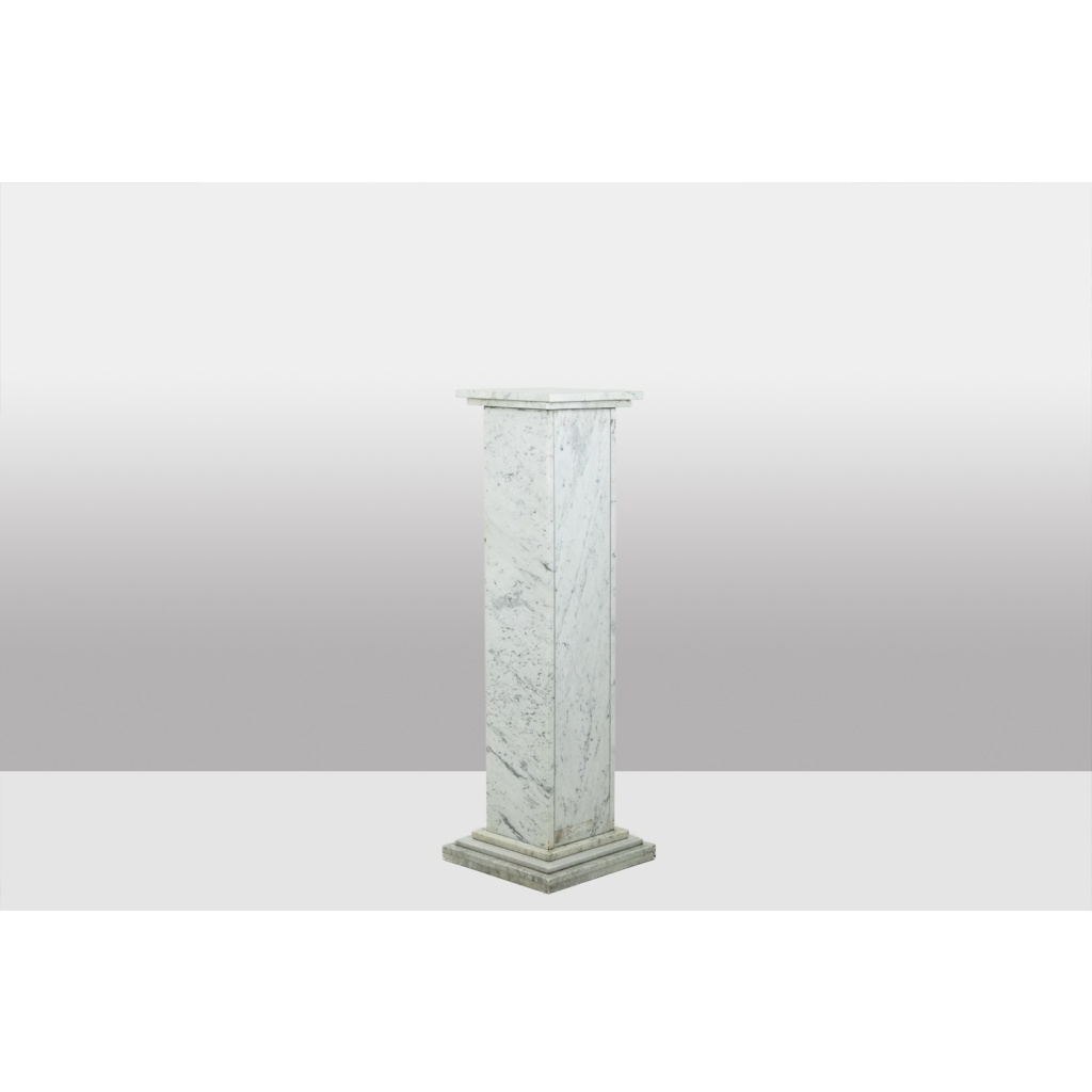 Paire de colonnes de style Art Déco, en marbre blanc, XXe siècle. LS6476409P 13