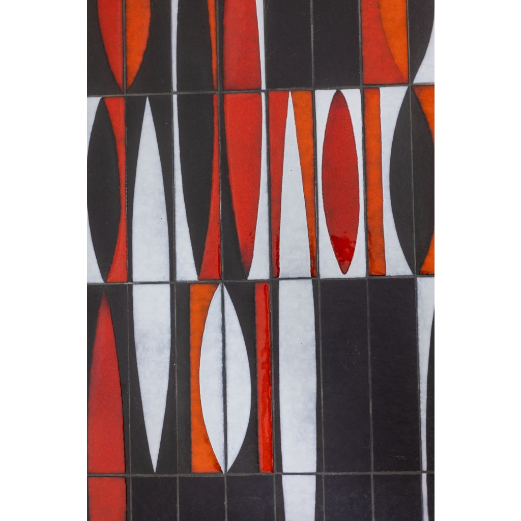 Capron. Table basse « navette » en grès émaillé noir et rouge. Années 1960. LS66291834 8