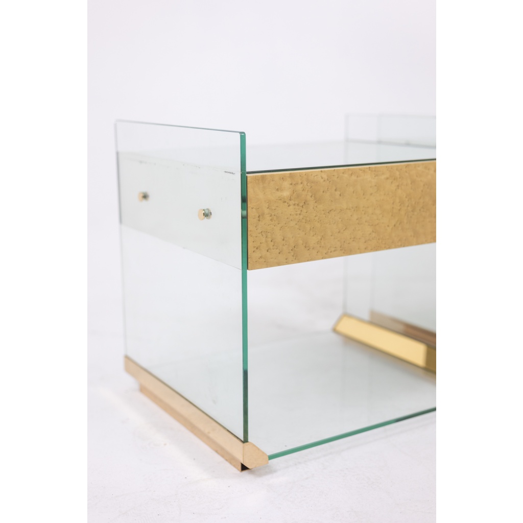Paire de chevets ou bouts de canapé en laiton, verre et miroir. Années 70. LS6566387U 12