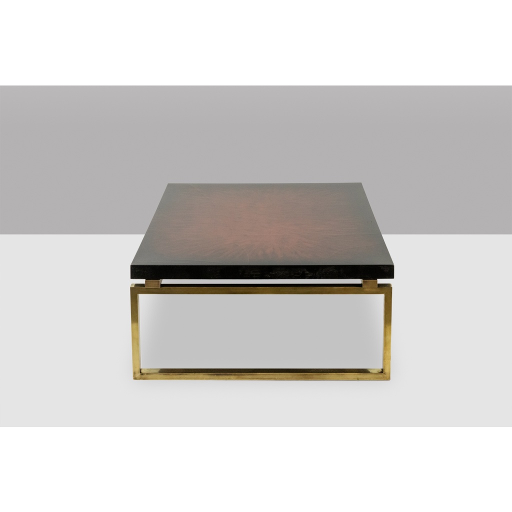 Maison Charles. Table basse en bronze et plateau laqué. Années 1970. LS6552634 4
