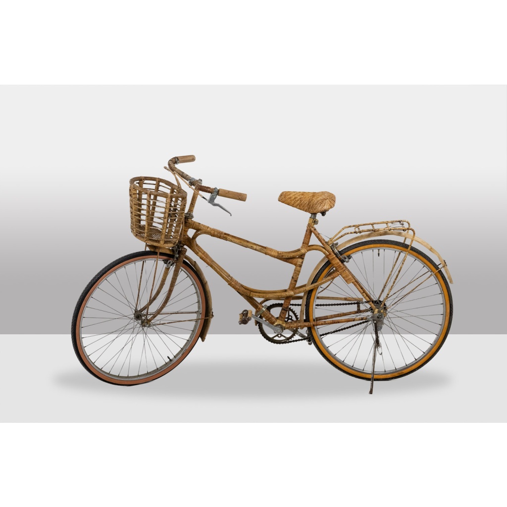 Vélo habillé de bambou et de rotin. Travail artisanal des années 1970. LS6631358 17