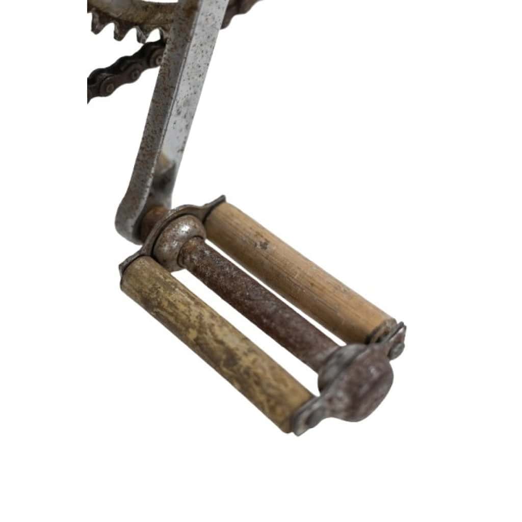 Vélo habillé de bambou et de rotin. Travail artisanal des années 1970. LS6631358 4