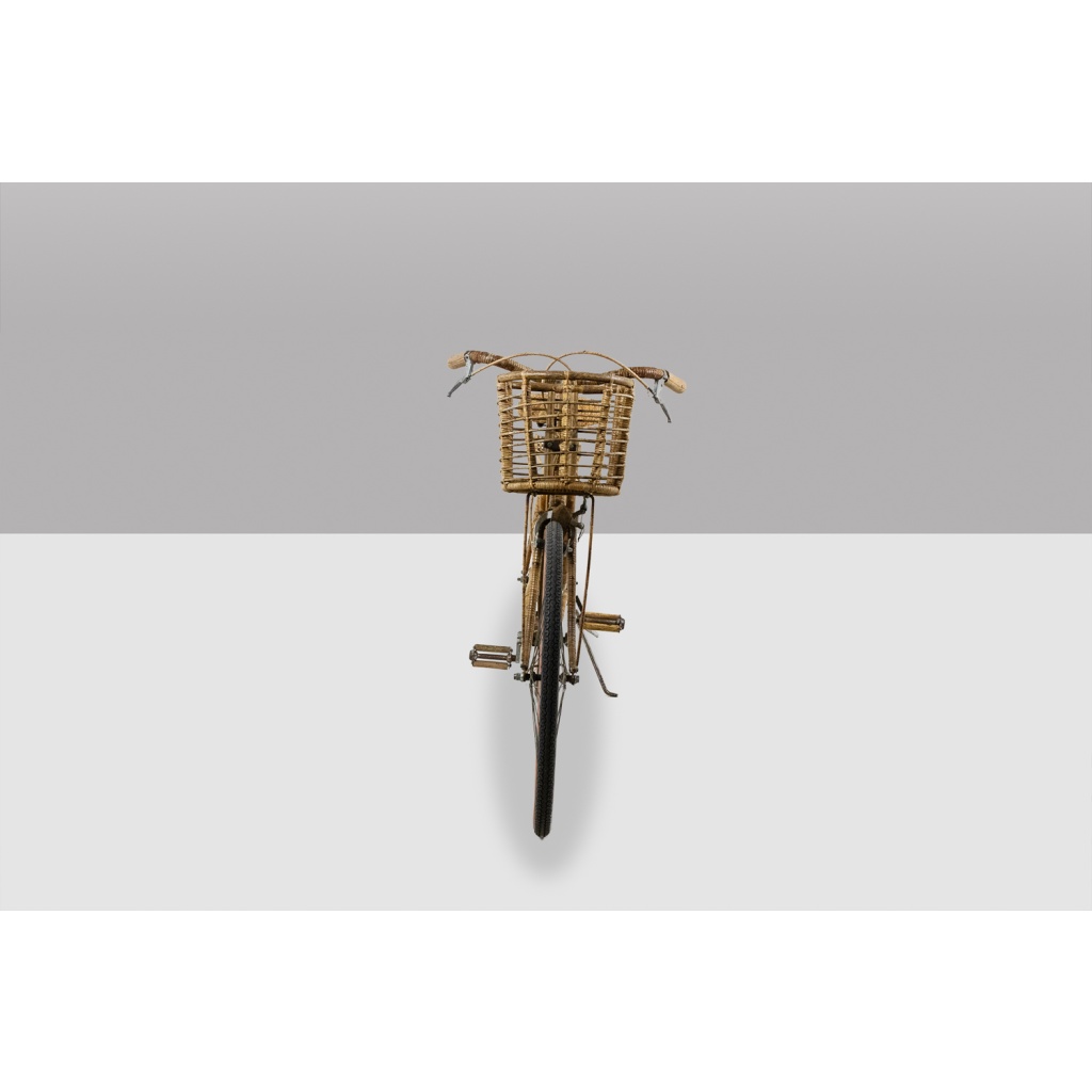 Vélo habillé de bambou et de rotin. Travail artisanal des années 1970. LS6631358 16