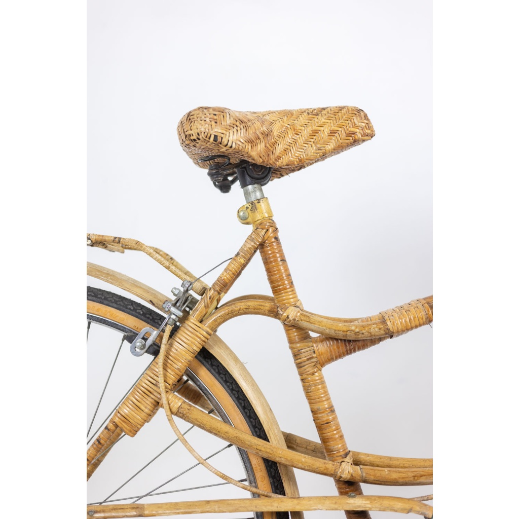 Vélo habillé de bambou et de rotin. Travail artisanal des années 1970. LS6631358 14