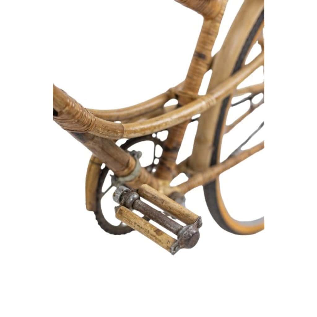Vélo habillé de bambou et de rotin. Travail artisanal des années 1970. LS6631358 9