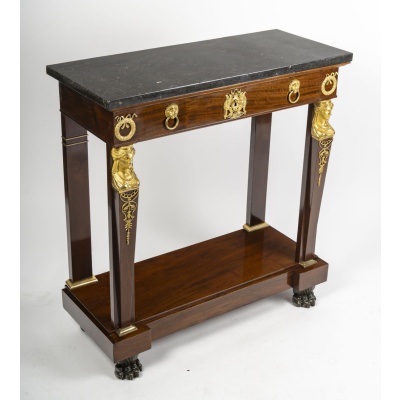 Petite console en acajou et bronze doré, d’époque Ier empire (1804-18015), XIXème siècle. 3