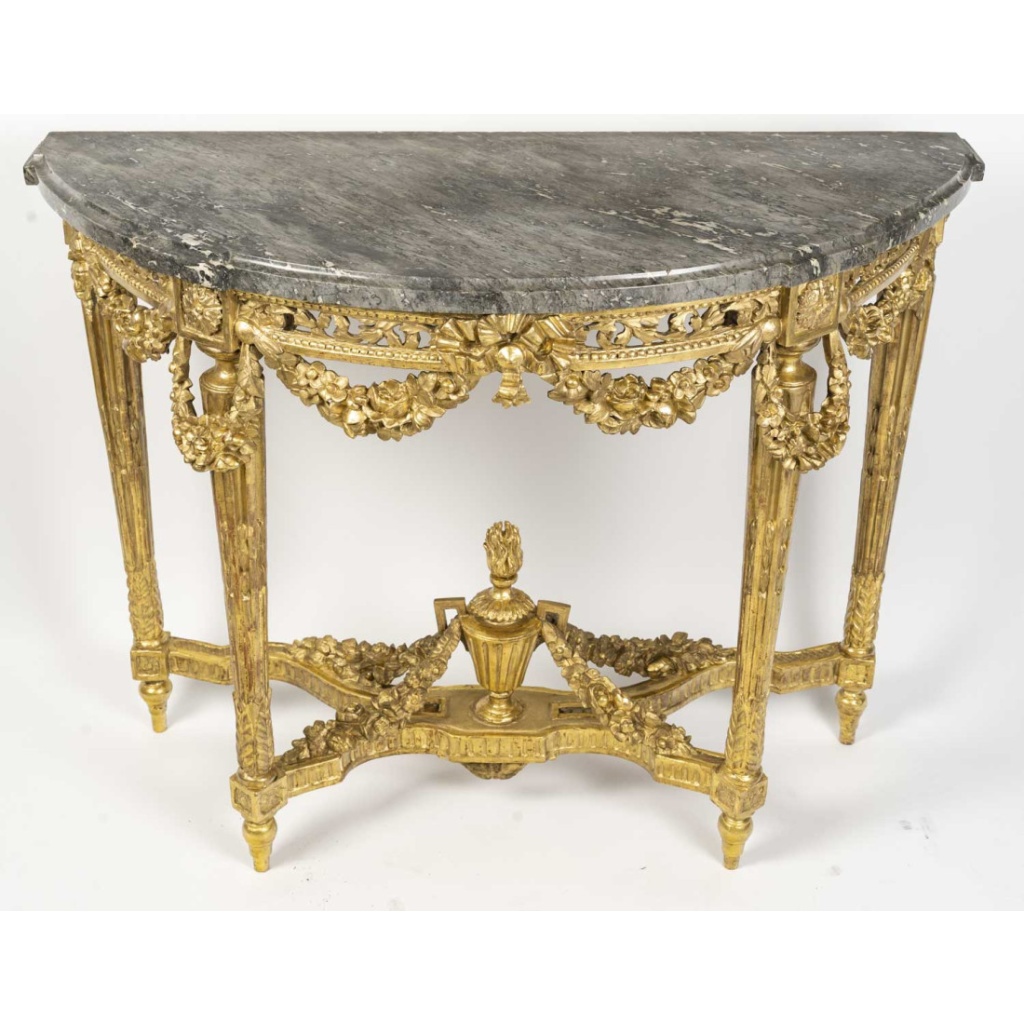 Grande console en bronze sculpté et doré, d’Epoque Louis XVI (1774-1789), XVIIIème siècle. 3