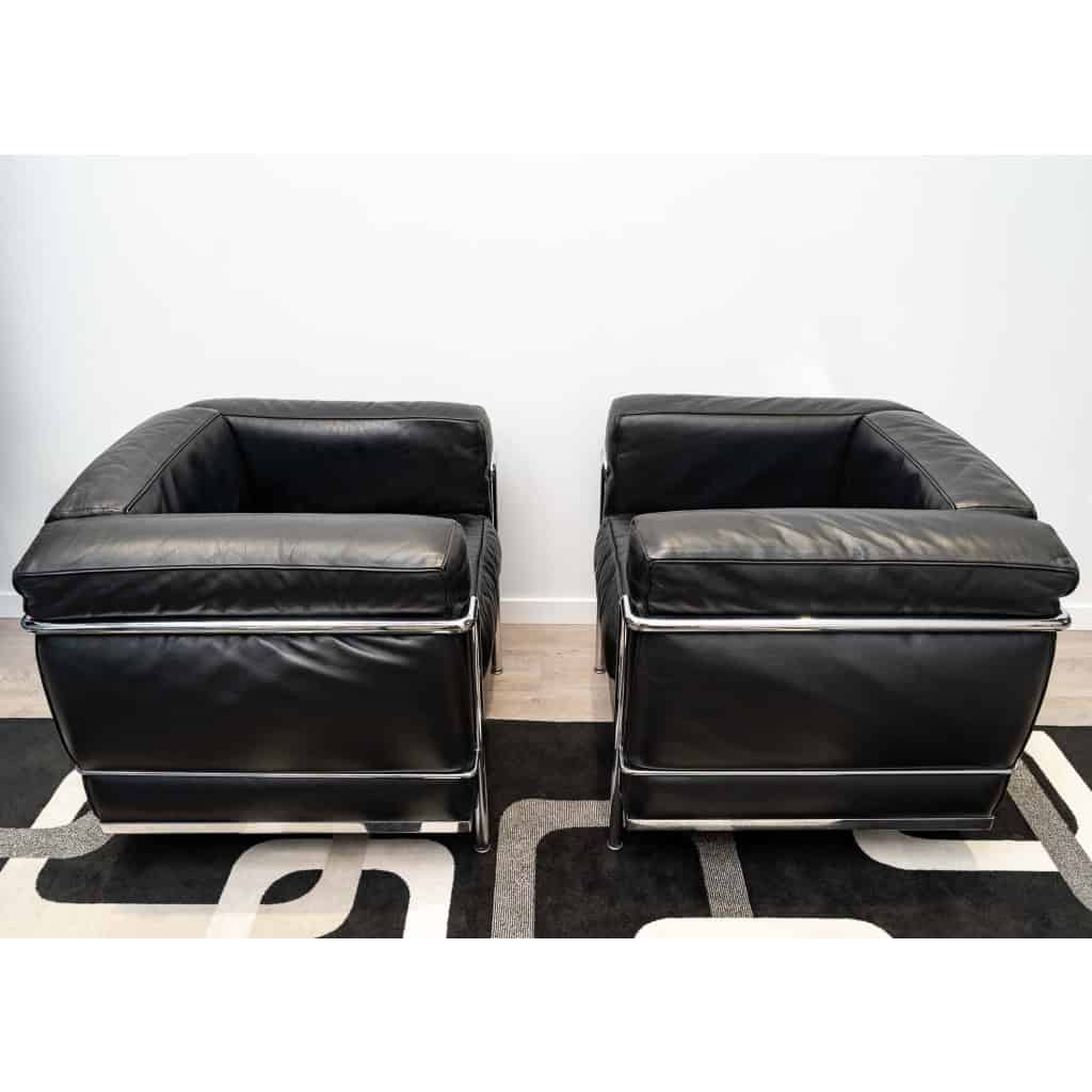 Le Corbusier, Perriand, Jeanneret – Cassina – Paire De Fauteuils LC2 Cuir Noir 4