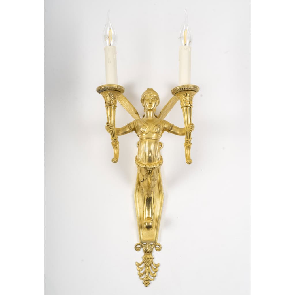 Paire d’appliques à décor de cariatides ailées, d’époque Empire. XIXème siècle 6