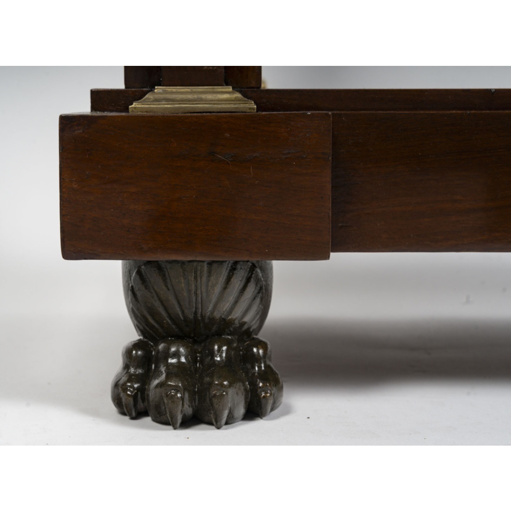 Petite console en acajou et bronze doré, d’époque Ier empire (1804-18015), XIXème siècle. 6