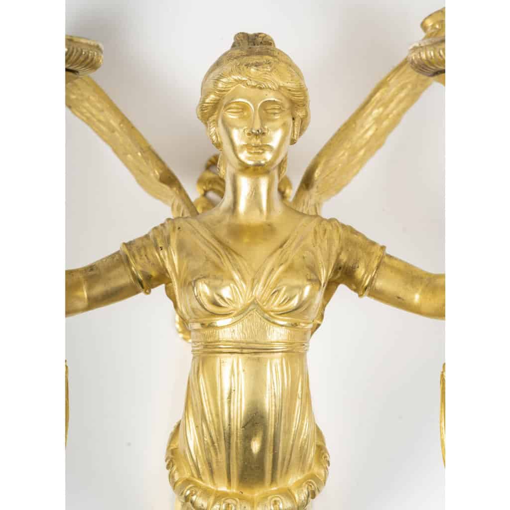 Paire d’appliques à décor de cariatides ailées, d’époque Empire. XIXème siècle 7