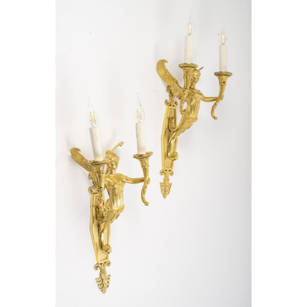 Paire d’appliques à décor de cariatides ailées, d’époque Empire. XIXème siècle 8