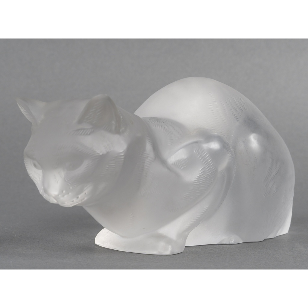 LALIQUE – Chat couché en cristal XXe Signé Lalique France 3