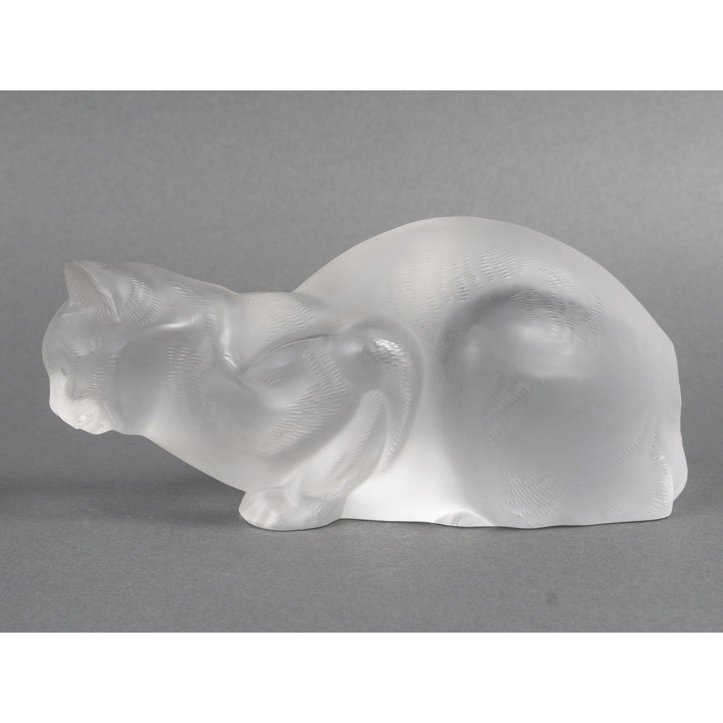 LALIQUE – Chat couché en cristal XXe Signé Lalique France 6