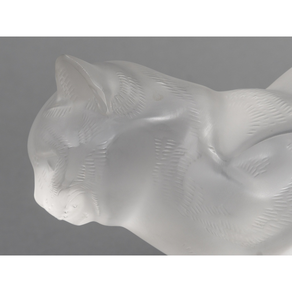 LALIQUE – Chat couché en cristal XXe Signé Lalique France 7