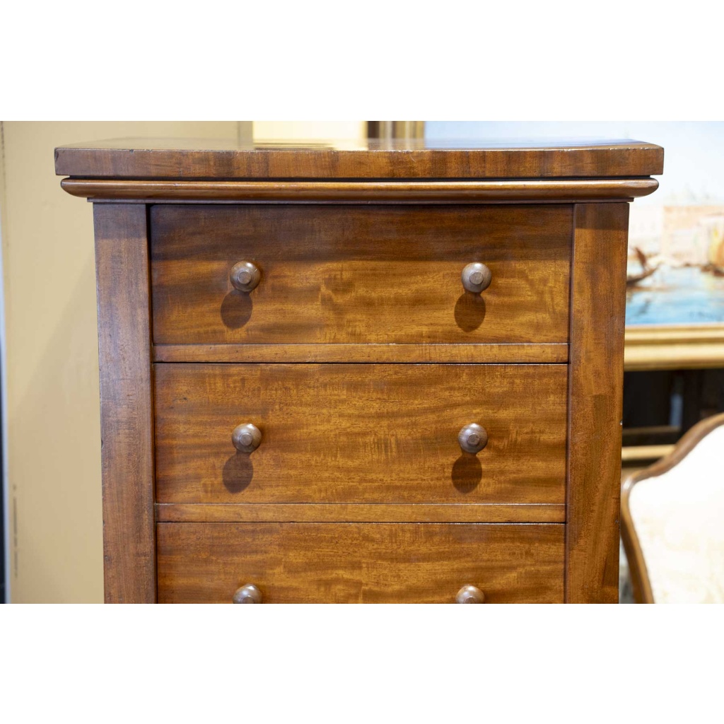 WELLINGTON Chest ou semainier en acajou Epoque Victorienne vers 1860. 6