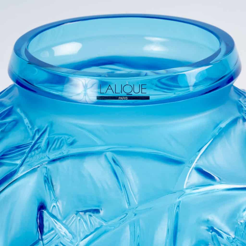 Lalique France – Vase Sauterelles Cristal Bleu Electrique – NEUF 7
