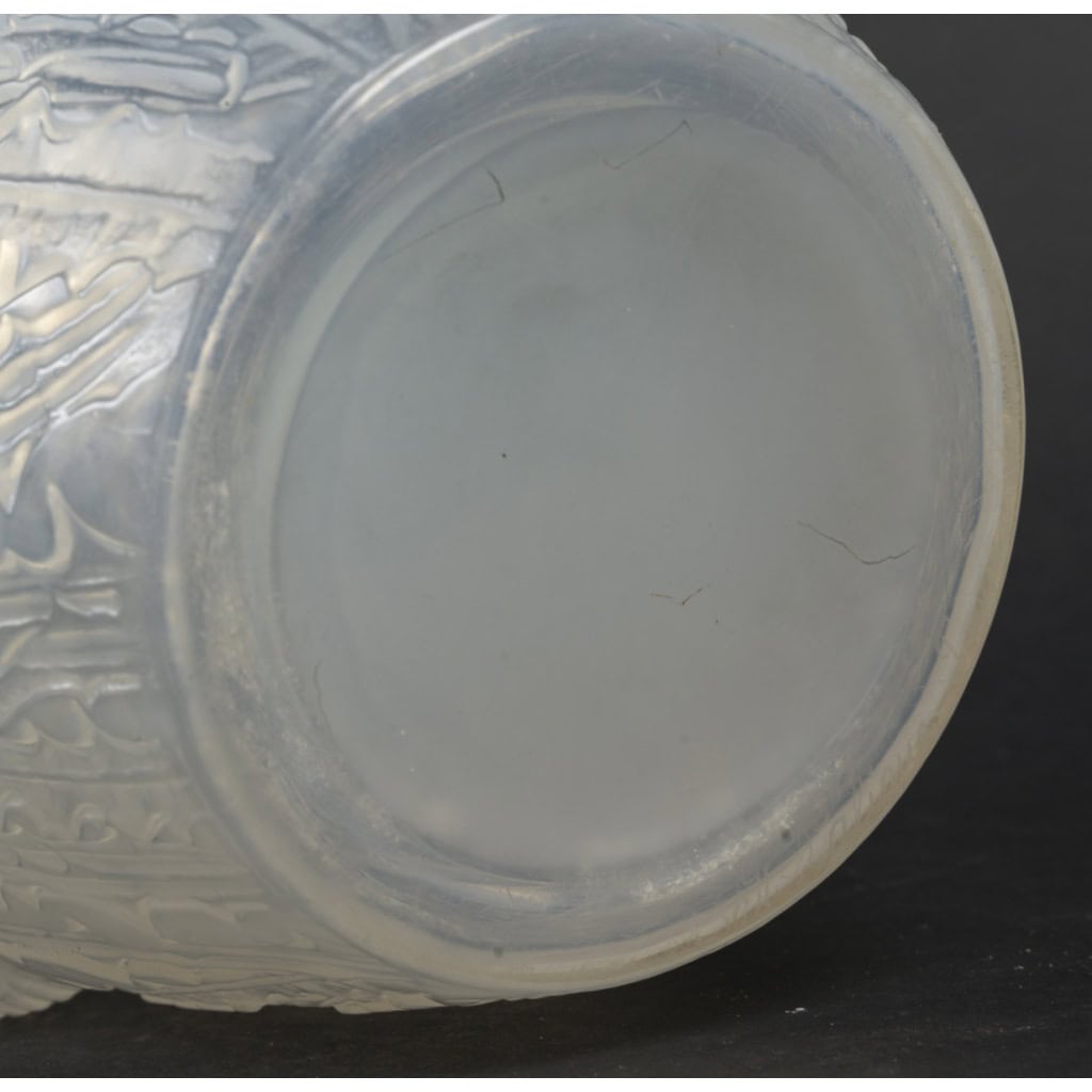 René LALIQUE, Vase “ DOMREMY” 11