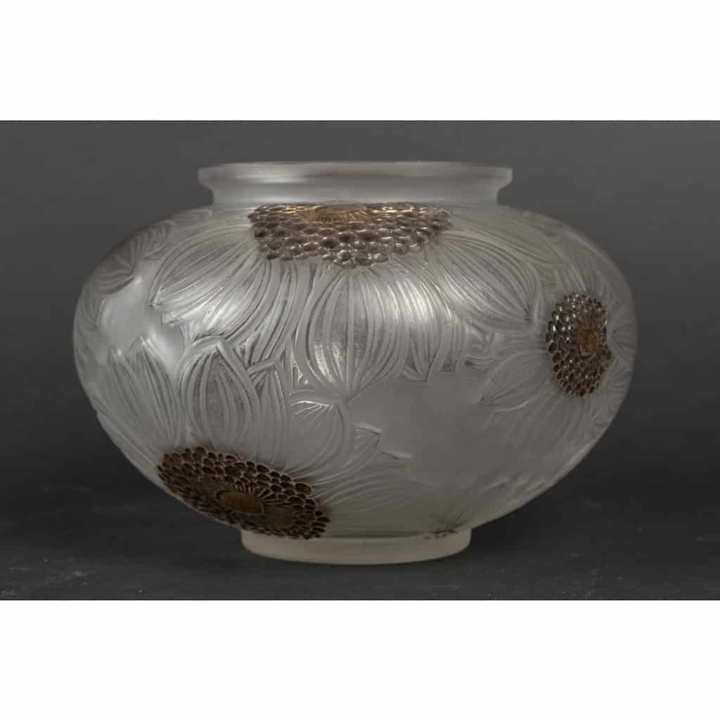 1923 – René Lalique Vase « DAHLIAS » 8