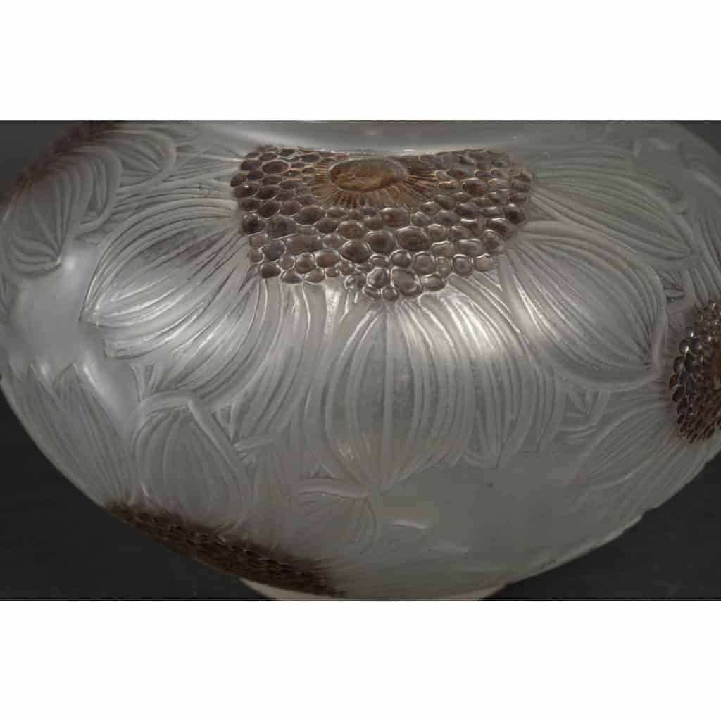 1923 – René Lalique Vase « DAHLIAS » 9