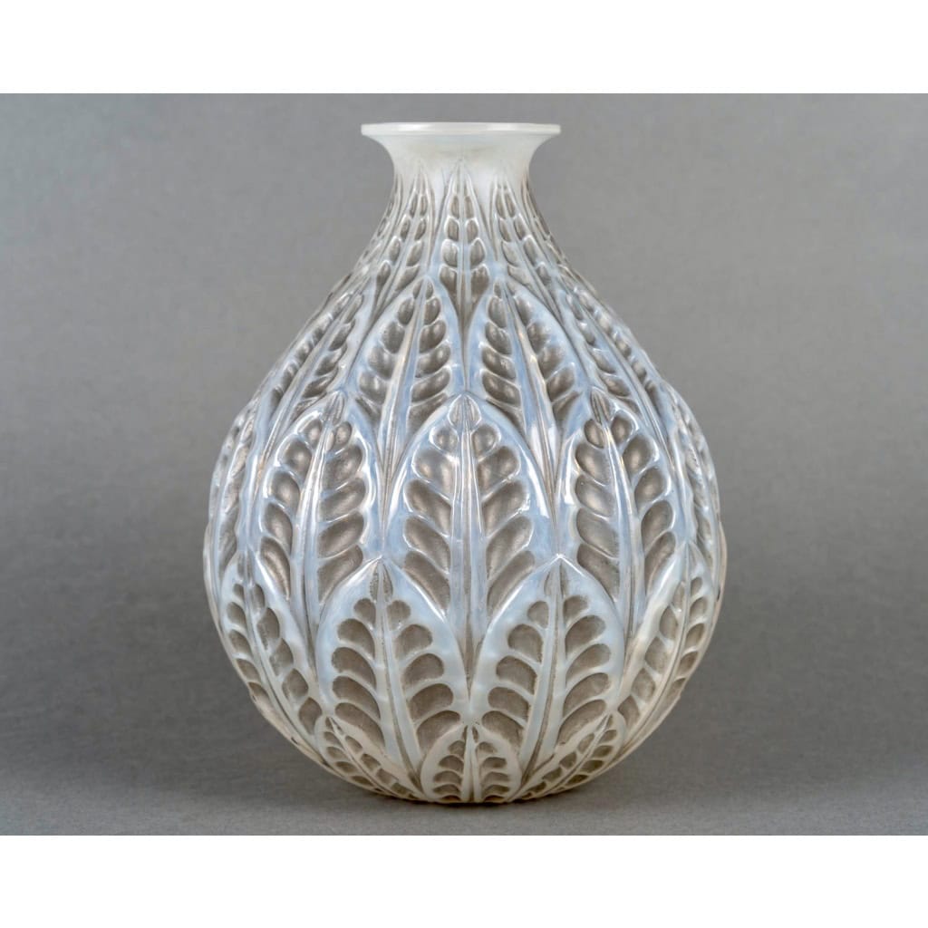 1927 René Lalique – Vase Malesherbes Verre Opalescent Patiné Gris 3