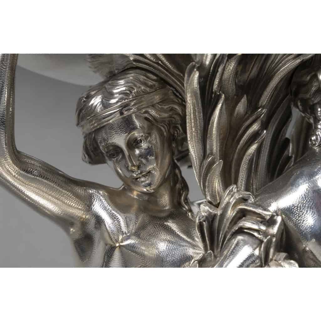 BOIN TABURET Centre de table en bronze argenté Epoque NAPOLEON III 19 BOIN TABURET Centre de table en bronze argenté Epoque NAPOLEON III 19