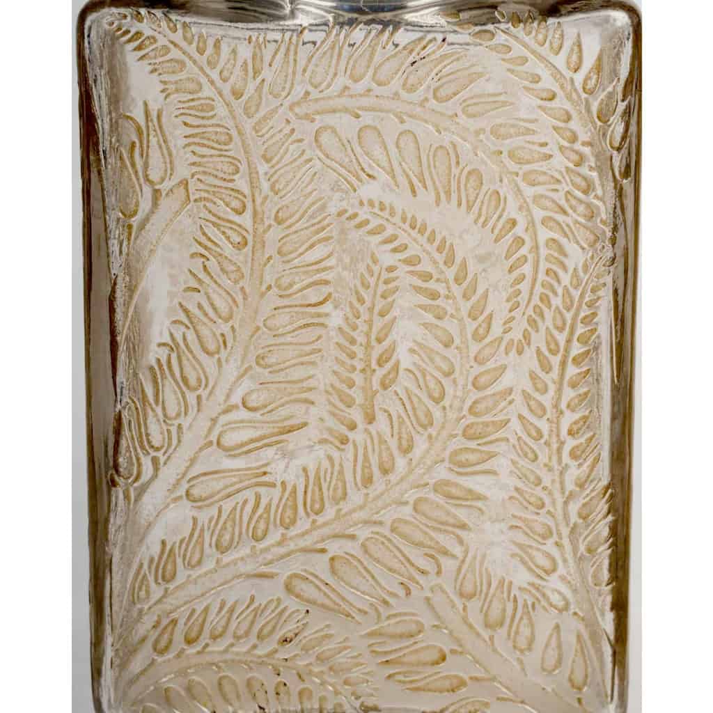 1926 René Lalique – Vase Myrrhis Verre Blanc Patiné Sépia 8