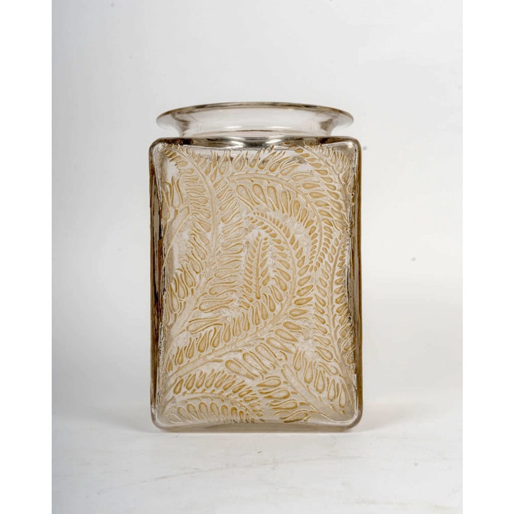 1926 René Lalique – Vase Myrrhis Verre Blanc Patiné Sépia 7