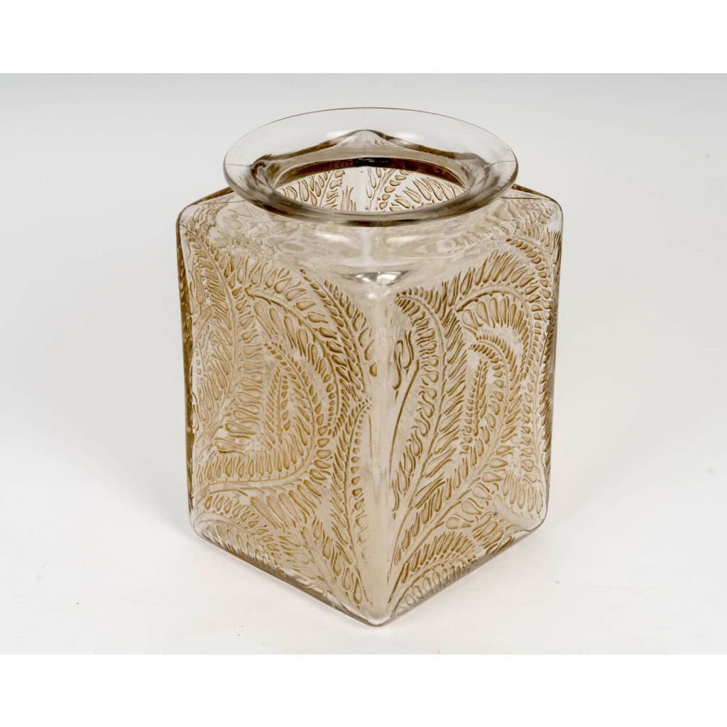 1926 René Lalique – Vase Myrrhis Verre Blanc Patiné Sépia 6