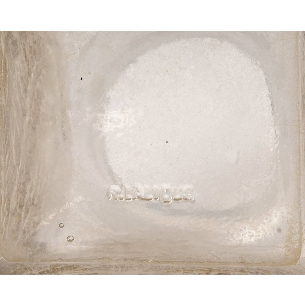 1926 René Lalique – Vase Myrrhis Verre Blanc Patiné Sépia 10