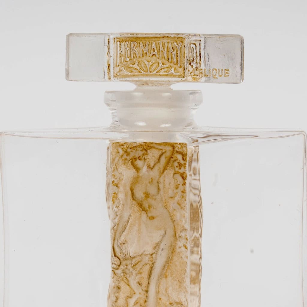 1937 René Lalique – Flacon Olimpic Verre Blanc Patiné Sépia pour Hermanny 5