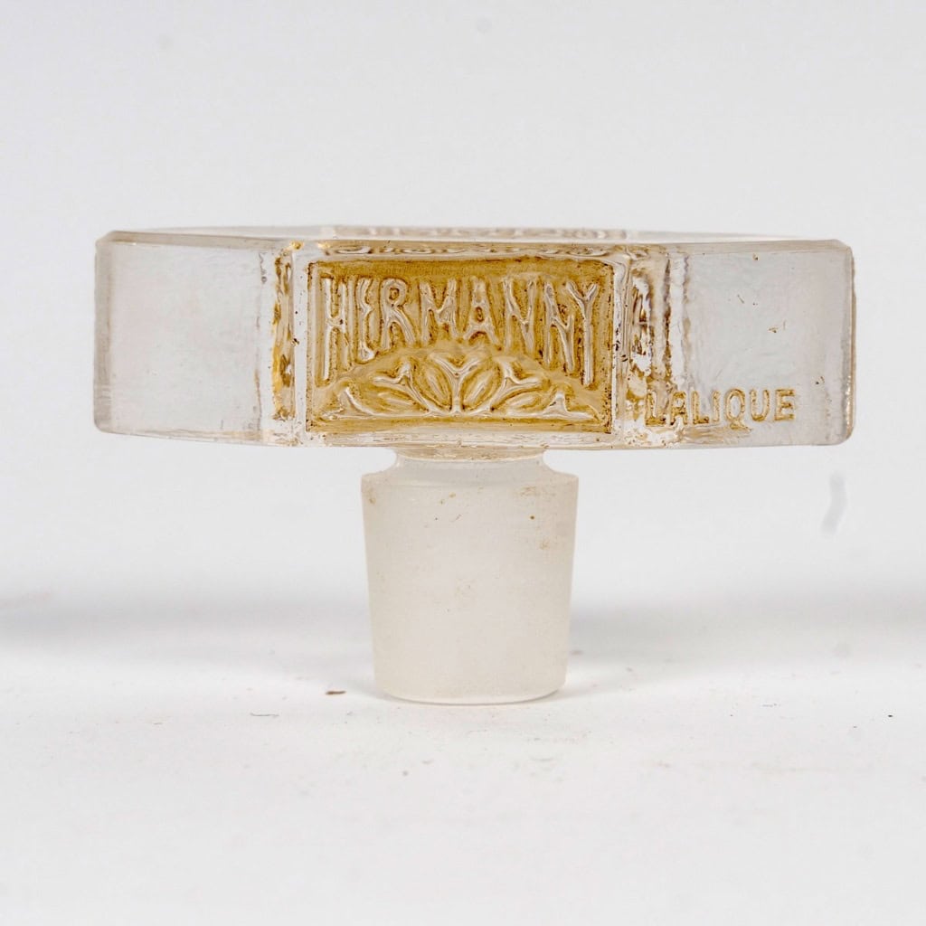 1937 René Lalique – Flacon Olimpic Verre Blanc Patiné Sépia pour Hermanny 8