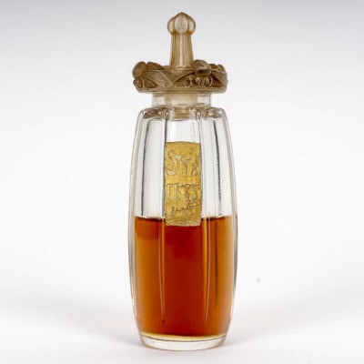 1911 René Lalique – Flacon Styx Verre Blanc Patiné Sépia pour Coty 1911 René Lalique – Flacon Styx Verre Blanc Patiné Sépia pour Coty