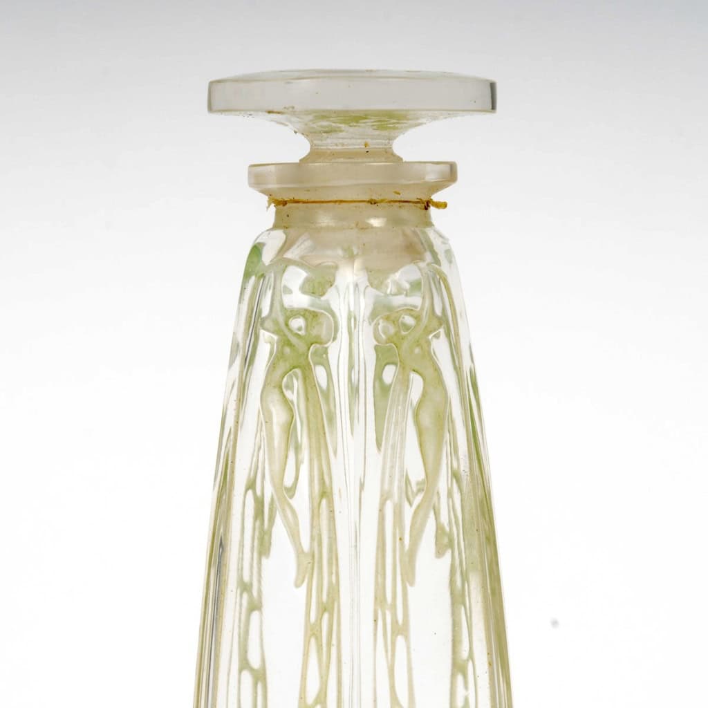 1909 René Lalique – Flacon Cyclamen Verre Blanc Patiné Vert pour Coty 9