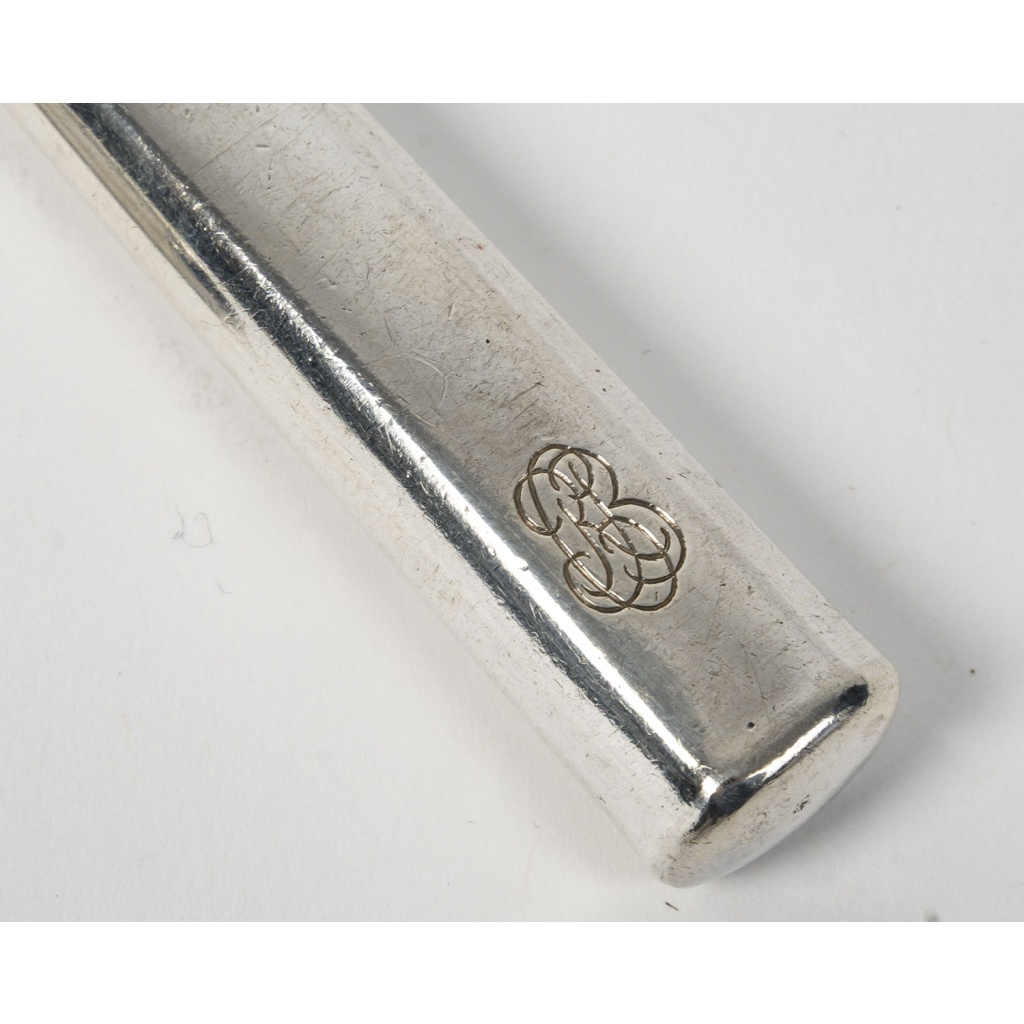 PUIFORCAT – Suite de 16 couteaux de table et 10 couteaux à dessert argent ART DECO 8