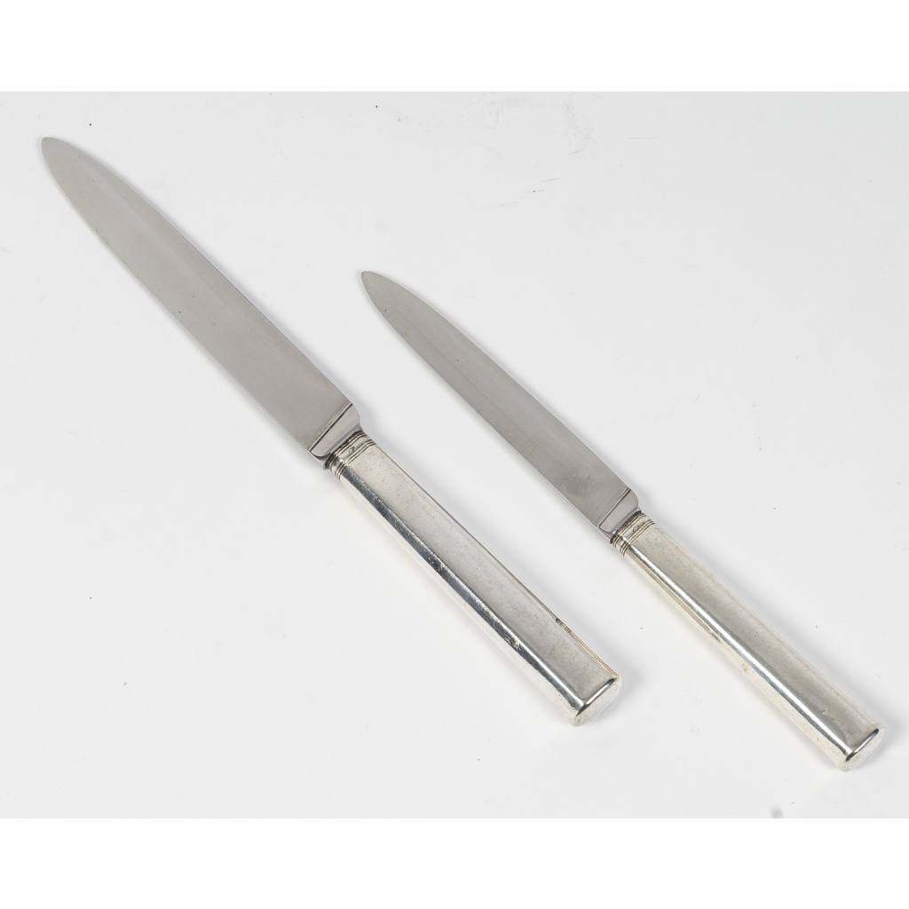 PUIFORCAT – Suite de 16 couteaux de table et 10 couteaux à dessert argent ART DECO 10