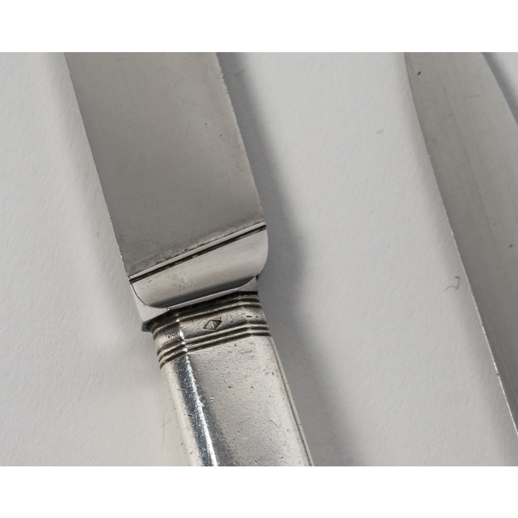 PUIFORCAT – Suite de 16 couteaux de table et 10 couteaux à dessert argent ART DECO 15