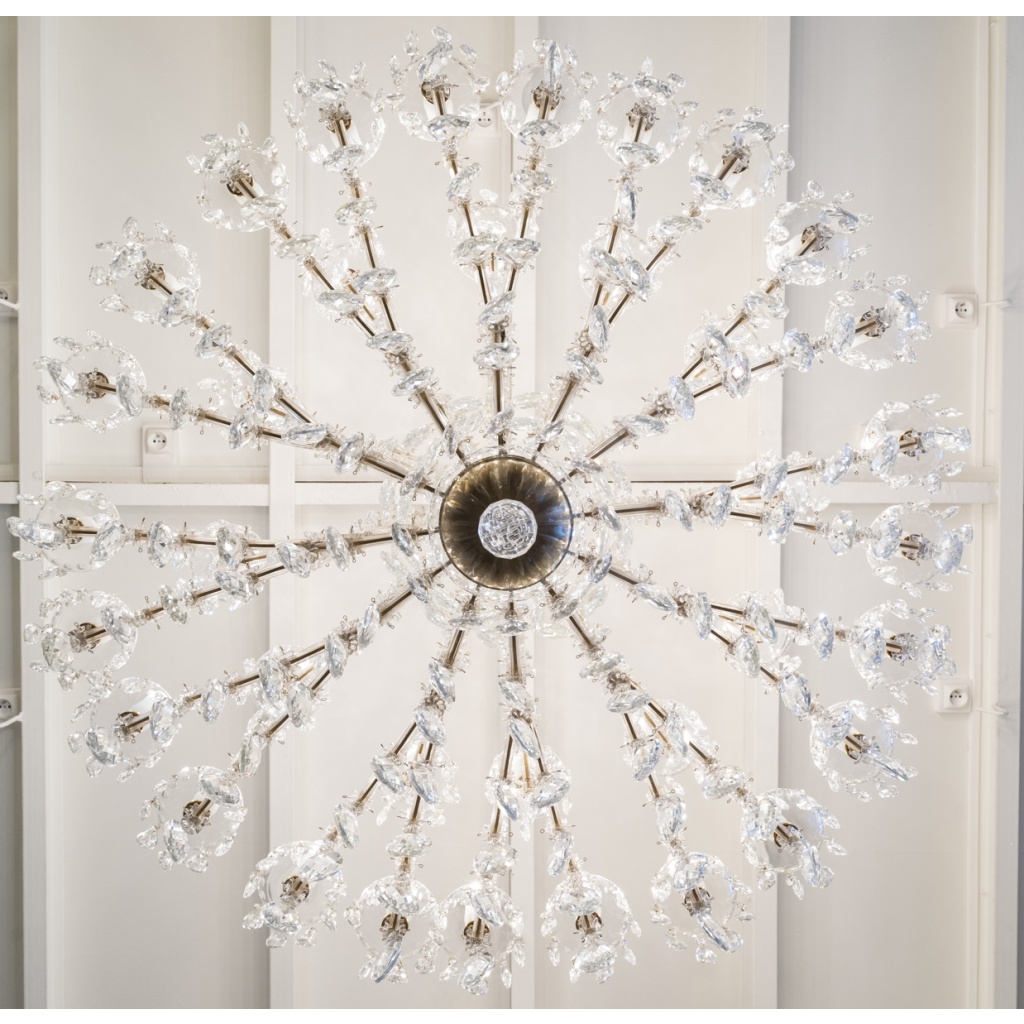 Grand lustre en cristal.. 10
