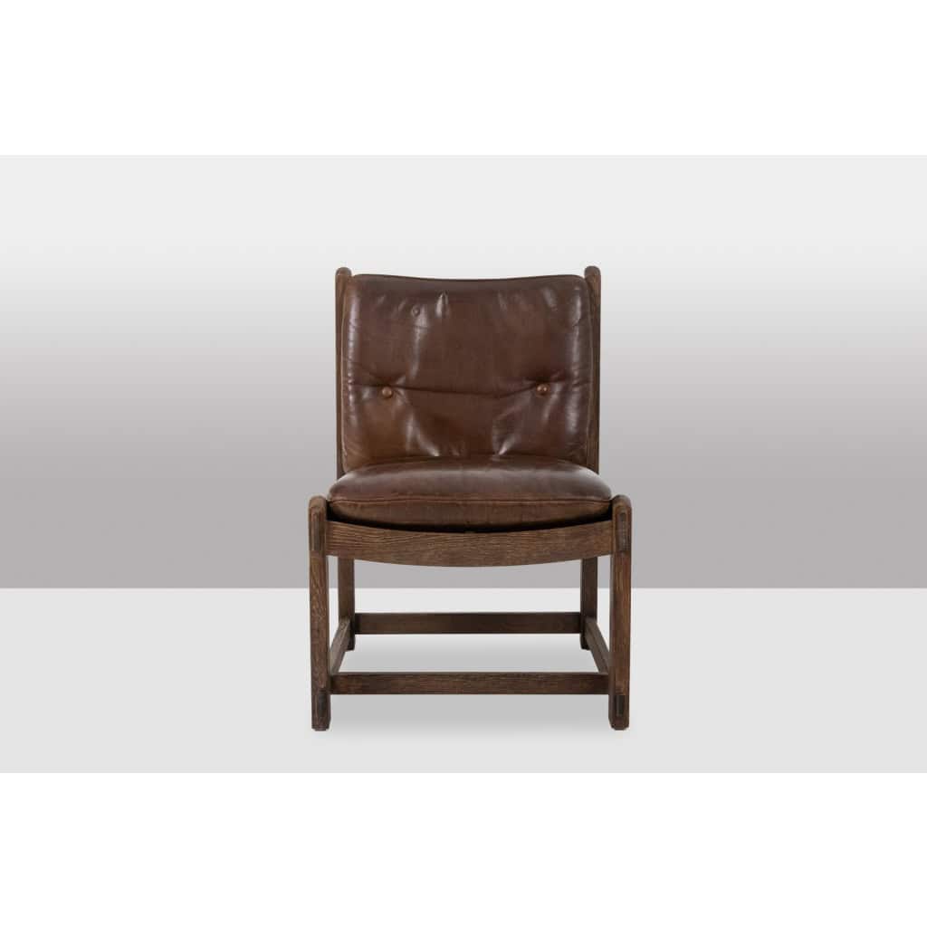 Paire de chauffeuses en chêne, garnie de cuir. Travail des années 1960. LS6554 4