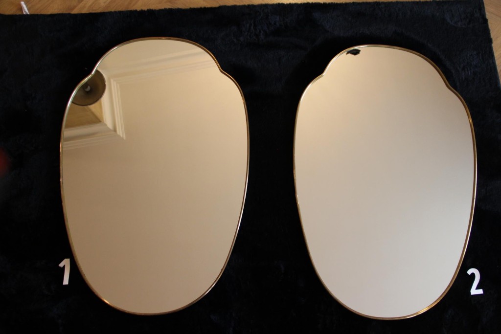 Paire de miroirs des années 50 en laiton doré 17