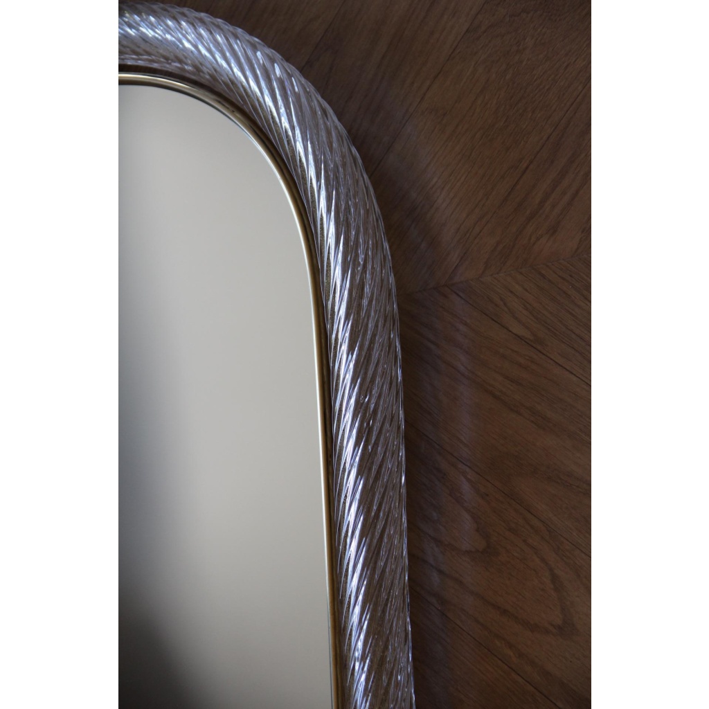 Miroir en verre de Murano blanc torsadé dans le style de Barovier 19
