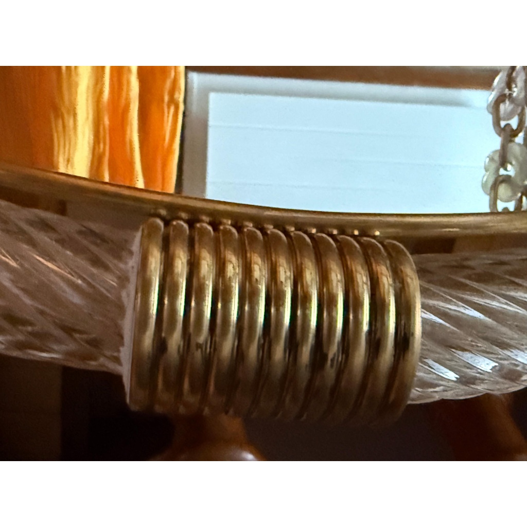 Miroir en verre de Murano blanc torsadé dans le style de Barovier 22