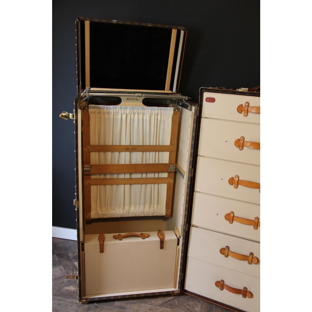 Malle Louis Vuitton wardrobe 65 cm 22