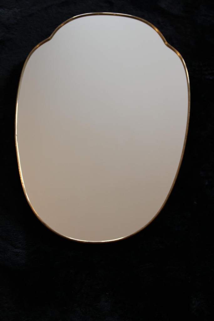 Paire de miroirs des années 50 en laiton doré 22
