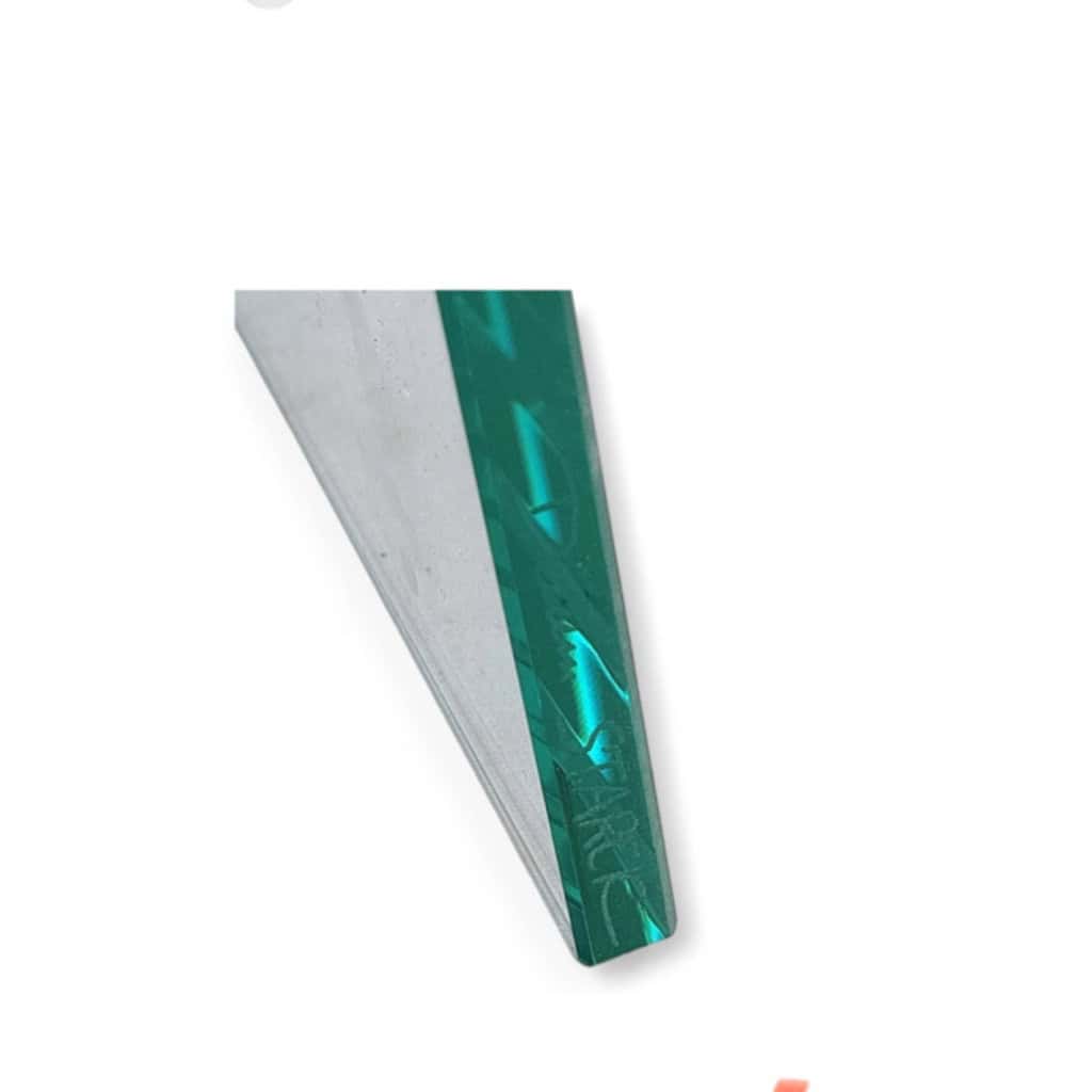 1990 -Philippe STARCK pour DAUM , »Une étrangeté sous un mur » 5