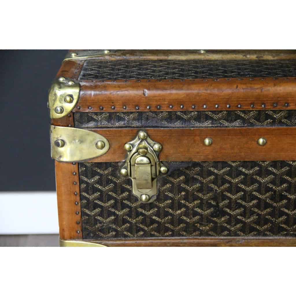 Malle Goyard 100 cm des années 1920’s en toile a chevrons 5